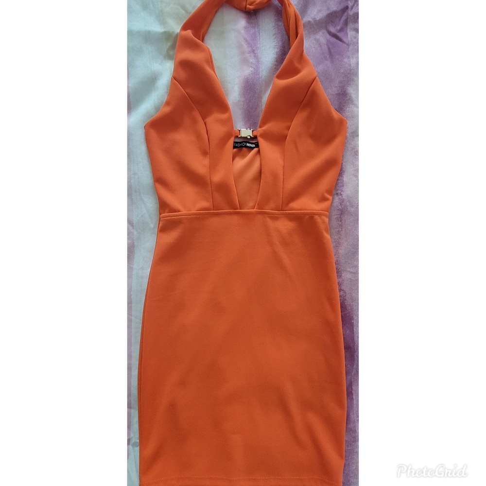 Fashion nova dress open back small size orange color